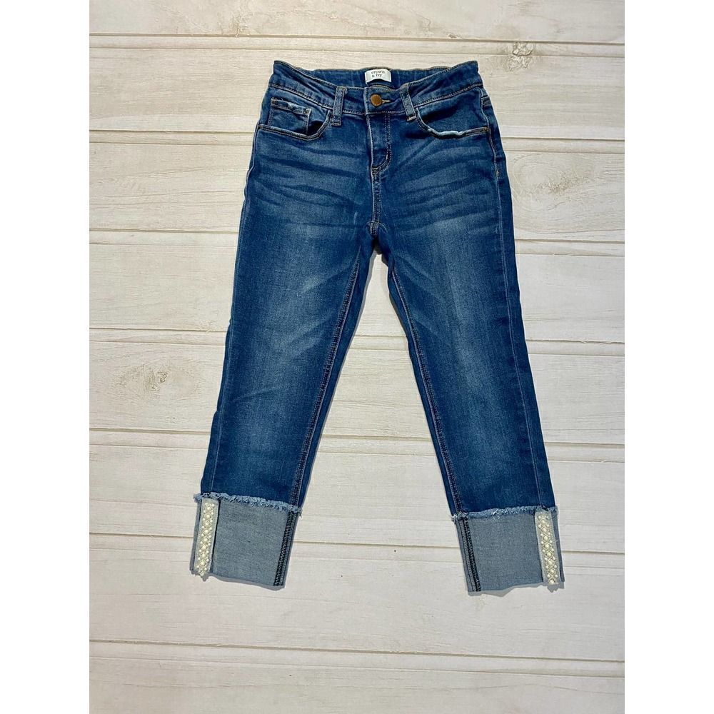 Crown & Ivy Medium Wash Ankle Hemmed Embroidered Cropped Jeans Size 12